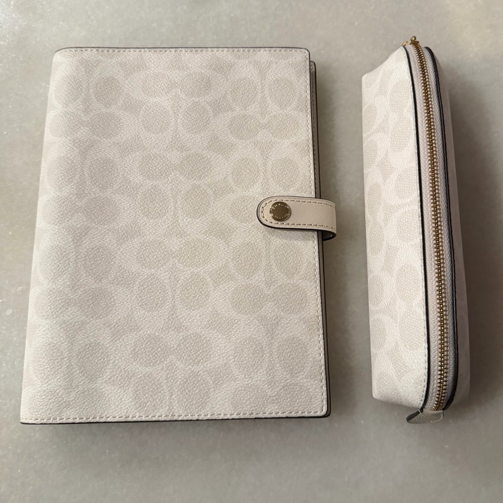 🤍COACH~Notebook and Pencil Case Set